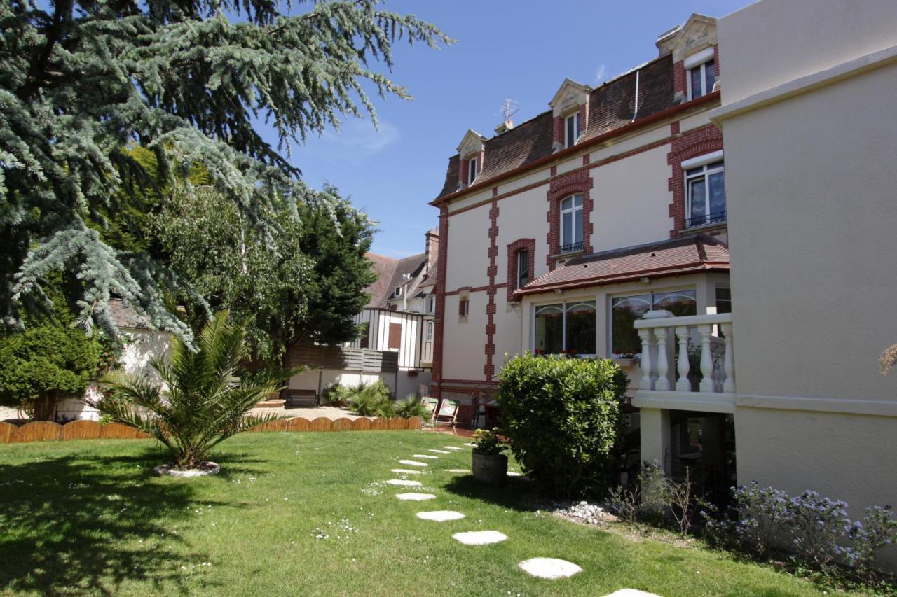 Hotel De La Plage Ouistreham Exterior photo