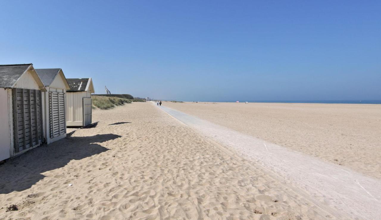 Hotel De La Plage Ouistreham Exterior photo