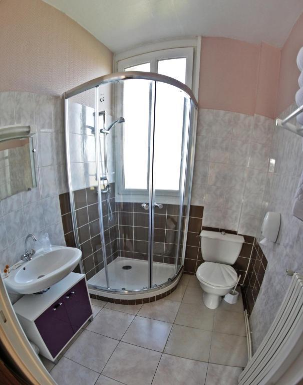 Hotel De La Plage Ouistreham Room photo